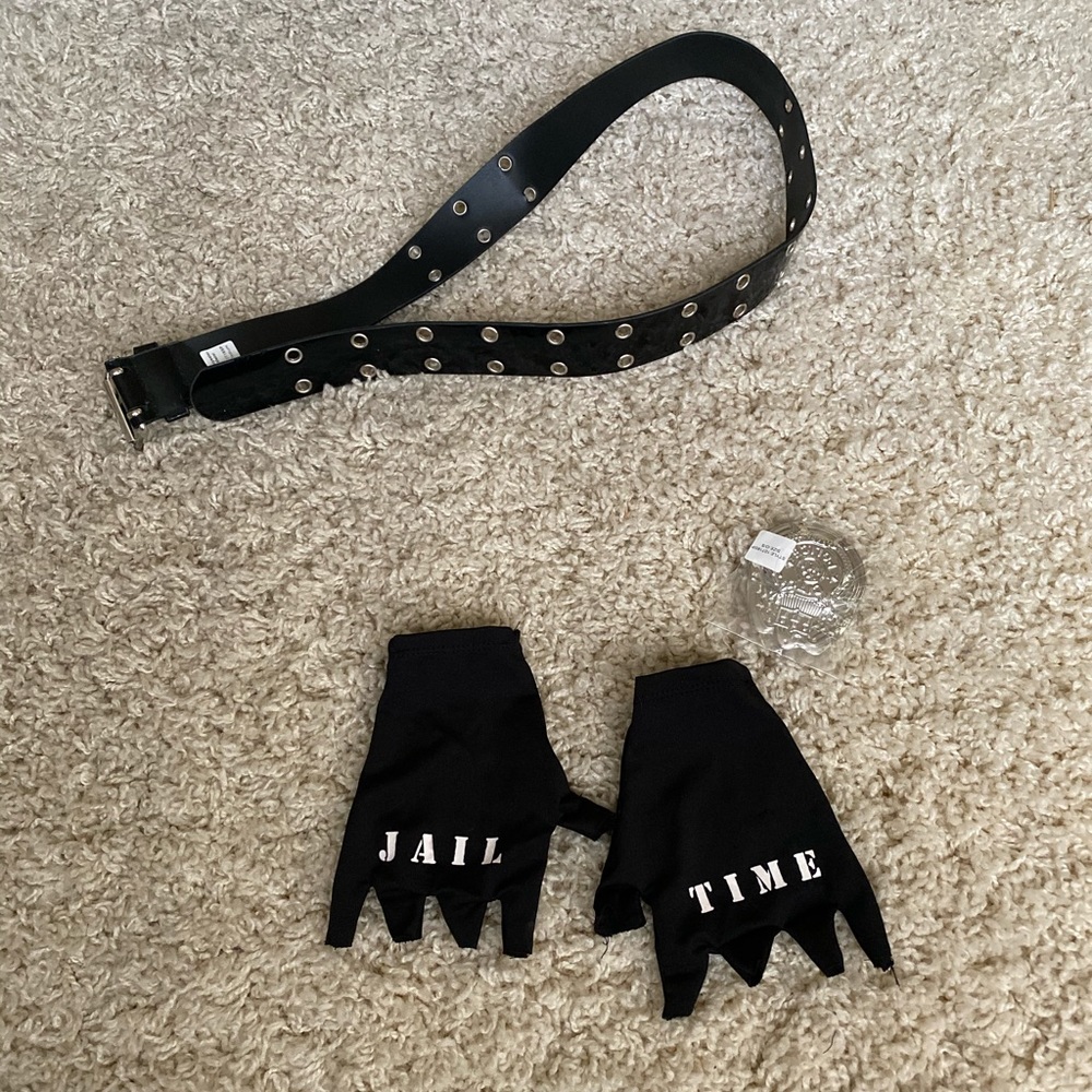 Sexy Police Costume + Accesories - Picture 7 of 8